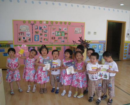“和我一起唱”布奇樂樂園走進(jìn)幼兒園